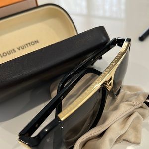 Louis Vuitton evidence sunglasses